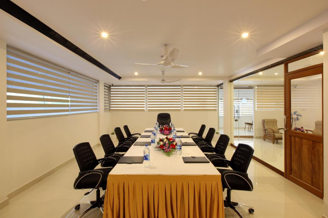 Hotel Novark Munnar Kallar Vattiyar Buitenkant foto